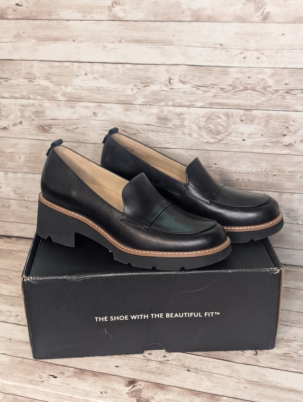 Naturalizer Darry Black Leather Lug Sole Heeled Loafers